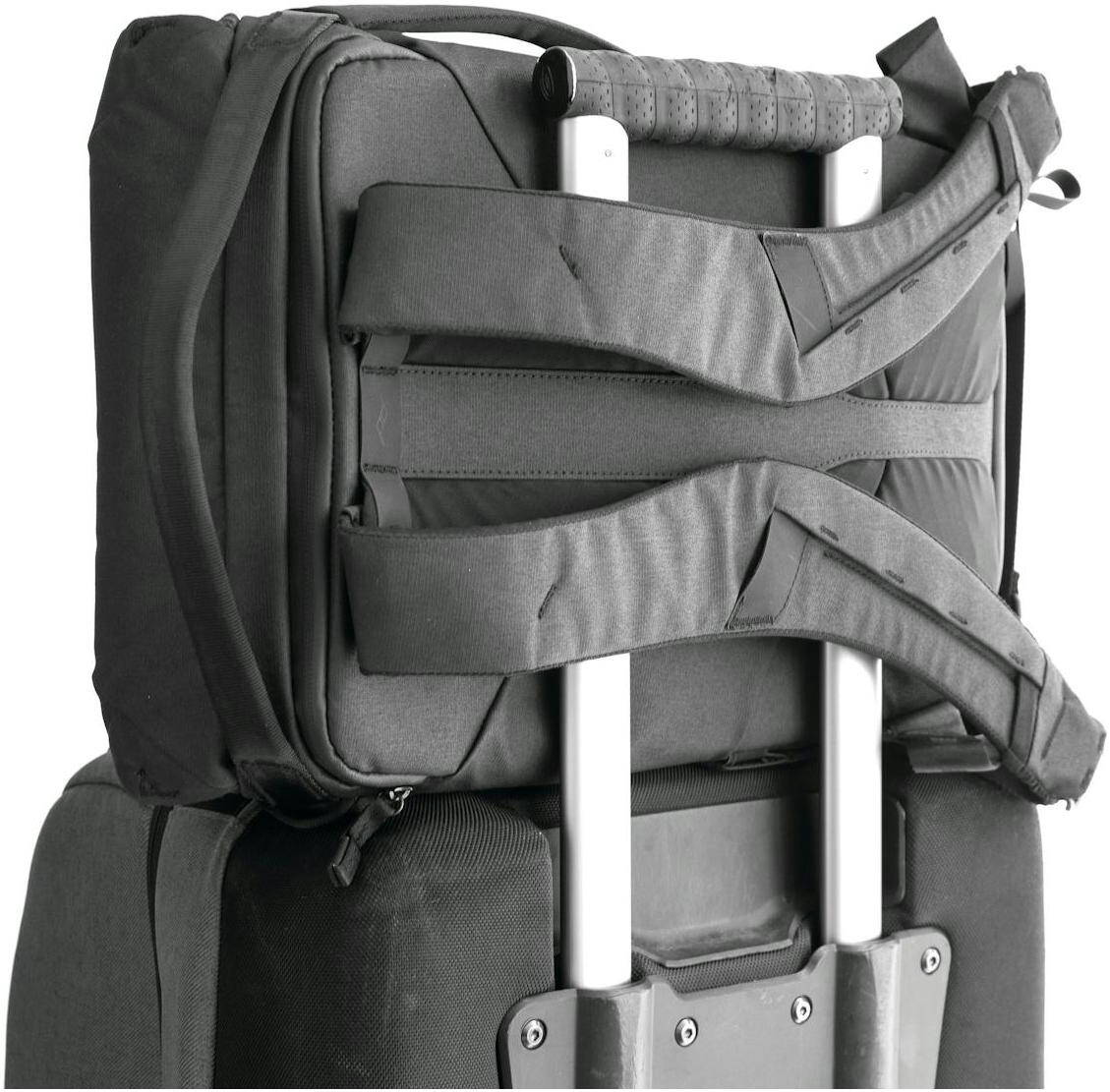 Peak-Design-Everyday-Backpack-20L-v2-Schwarz-07.jpg Peak-Design-Everyday-Backpack-20L-v2-Schwarz-07.jpg