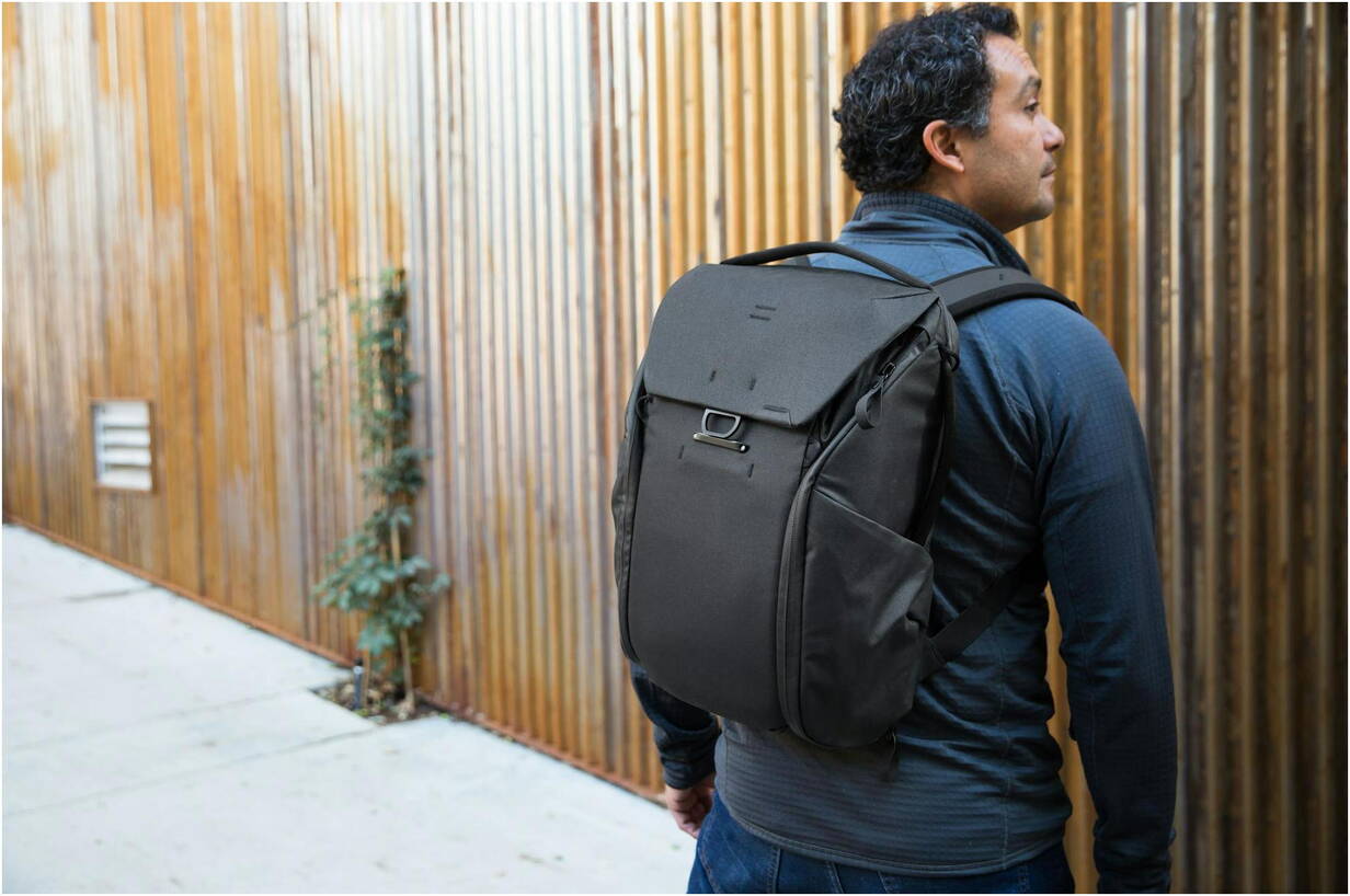 Peak-Design-Everyday-Backpack-20L-v2-Schwarz-10.jpg Peak-Design-Everyday-Backpack-20L-v2-Schwarz-10.jpg