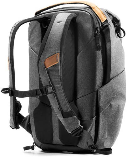 Peak-Design-Everyday-Backpack-20L-v2-Kohlegrau-02.jpg Peak-Design-Everyday-Backpack-20L-v2-Kohlegrau-02.jpg