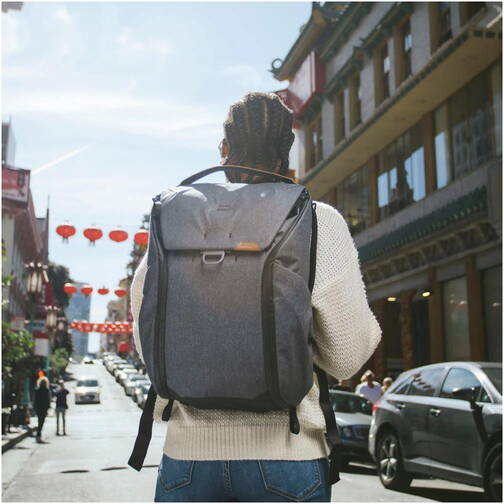 Peak-Design-Everyday-Backpack-20L-v2-Kohlegrau-06.jpg Peak-Design-Everyday-Backpack-20L-v2-Kohlegrau-06.jpg
