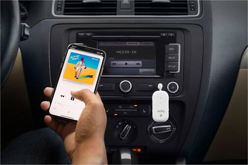 Twelve-South-Bluetooth-Transmitter-AirFly-Pro-02.jpg Twelve-South-Bluetooth-Transmitter-AirFly-Pro-02.jpg