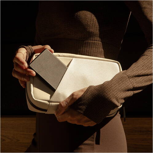 Native-Union-Active-Magnetic-Wireless-15-W-USB-3-1-Typ-C-Qi-Power-Bank-5000-m-04.jpg Native-Union-Active-Magnetic-Wireless-15-W-USB-3-1-Typ-C-Qi-Power-Bank-5000-m-04.jpg