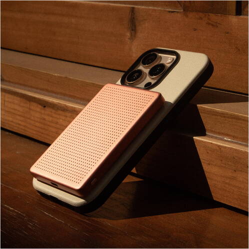 Native-Union-Active-Magnetic-Wireless-15-W-USB-3-1-Typ-C-Qi-Power-Bank-5000-m-06.jpg Native-Union-Active-Magnetic-Wireless-15-W-USB-3-1-Typ-C-Qi-Power-Bank-5000-m-06.jpg