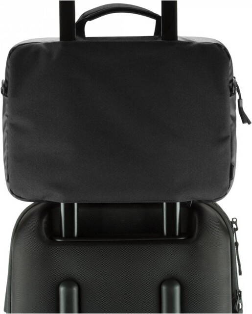 Incase-City-Brief-MB-Air-13-M4-2025-MB-Pro-13-M3-2024-Schwarz-04.