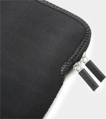 Trunk-Neopren-Sleeve-MB-Pro-16-2-M4-Pro-2024-Schwarz-02.jpg