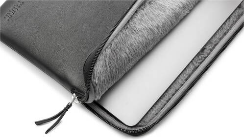 Trunk-Leder-Sleeve-MB-Air-13-M4-2025-Schwarz-03.jpg