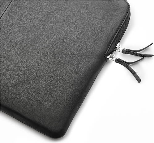 Trunk-Leder-Sleeve-MB-Air-13-M4-2025-Schwarz-04.jpg