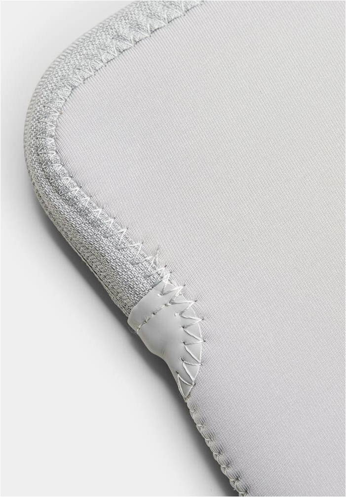 Trunk-Neopren-Sleeve-MB-Pro-14-M4-2024-Silber-03.jpg
