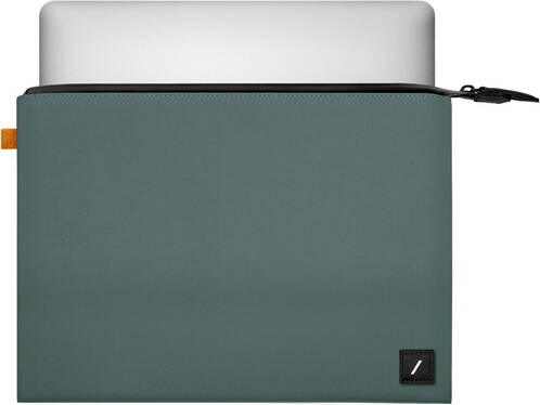 Native-Union-Stow-Lite-Sleeve-MB-Air-13-M4-2025-MB-Pro-13-M3-2024-Schiefergruen-01.jpg