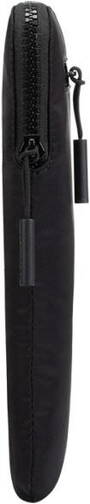 Incase-Compact-Sleeve-MB-Air-13-M4-2025-MB-Pro-13-2016-2022-mit-USB-C-Schwarz-03.jpg