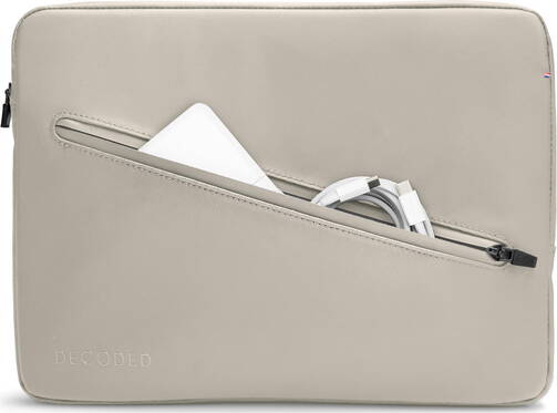 Decoded-Frame-Sleeve-MB-Pro-16-2-M4-Pro-2024-Clay-03.jpg