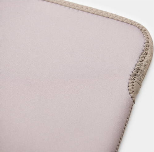 Trunk-Neopren-Sleeve-MB-Air-13-M4-2025-Portabella-02.jpg Trunk-Neopren-Sleeve-MB-Air-13-M4-2025-Portabella-02.jpg
