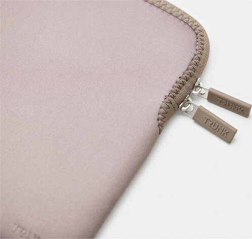 Trunk-Neopren-Sleeve-MB-Air-13-M4-2025-Portabella-03.jpg Trunk-Neopren-Sleeve-MB-Air-13-M4-2025-Portabella-03.jpg