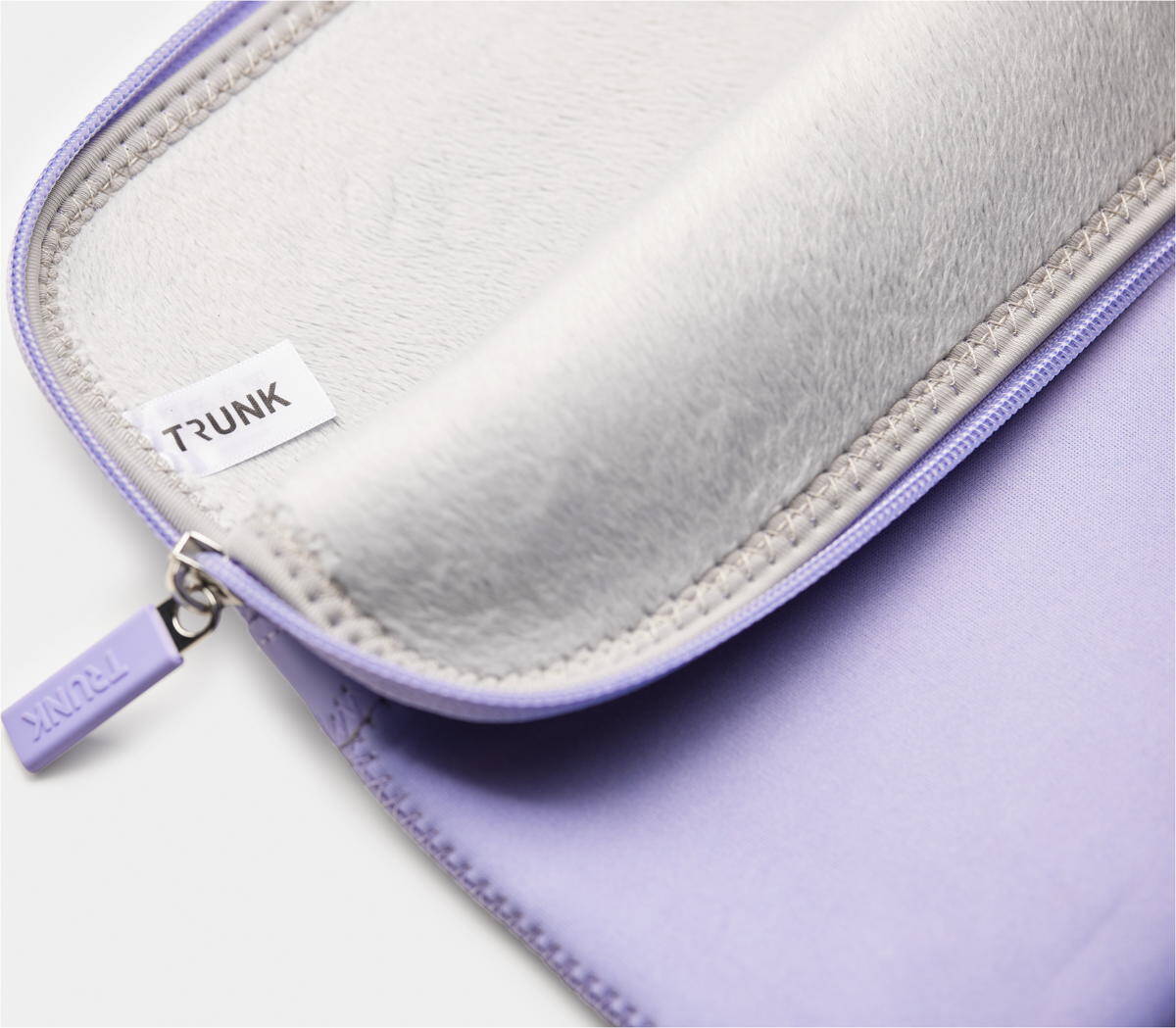 Trunk-Neopren-Sleeve-MB-Air-13-M4-2025-Violett-01.jpg