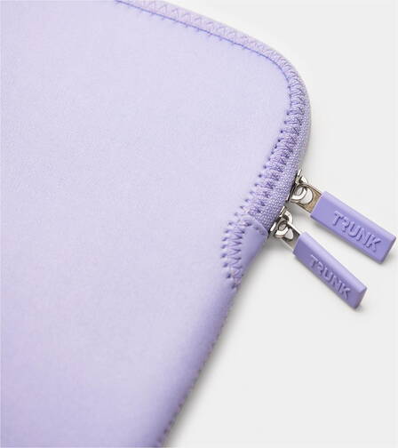 Trunk-Neopren-Sleeve-MB-Air-13-M4-2025-Violett-03.jpg