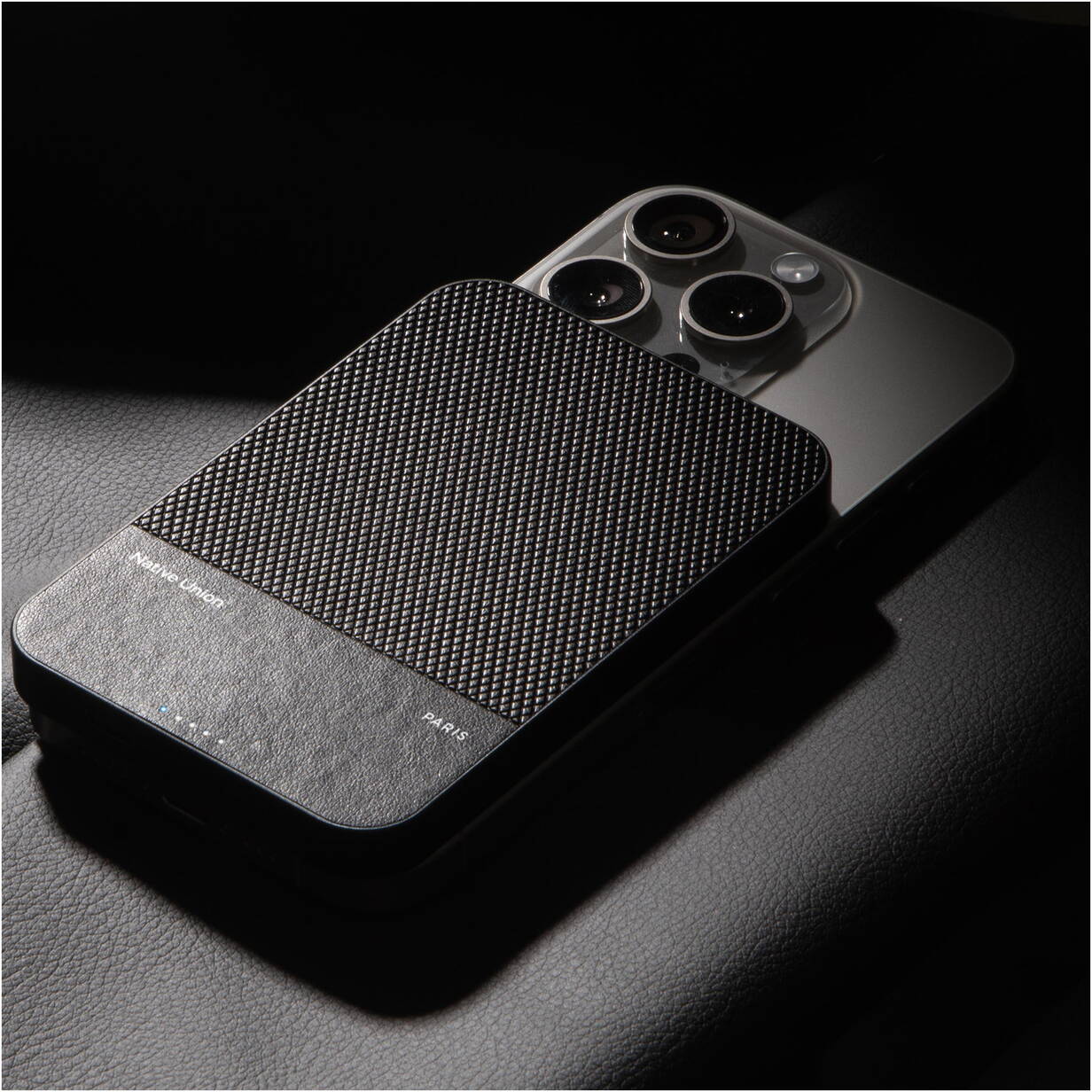 Native-Union-ReClassic-Magnetische-Power-Bank-15-W-USB-3-1-Typ-C-Qi2-Power-Ba-05.jpg