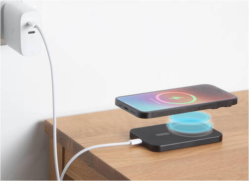 Native-Union-ReClassic-Magnetische-Power-Bank-15-W-USB-3-1-Typ-C-Qi2-Power-Ba-07.jpg