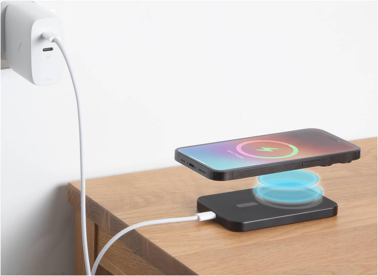 Native-Union-ReClassic-Magnetische-Power-Bank-15-W-USB-3-1-Typ-C-Qi2-Power-Ba-07.jpg