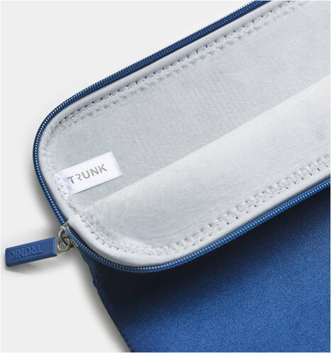 Trunk-Neopren-Sleeve-MB-Air-15-M4-2025-Navy-04.jpg