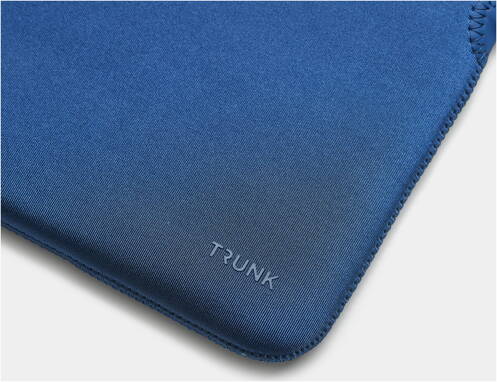 Trunk-Neopren-Sleeve-MB-Air-15-M4-2025-Navy-05.jpg