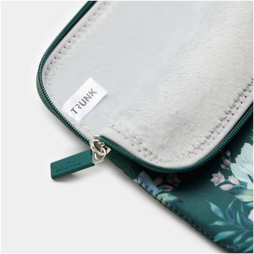 Trunk-Neopren-Sleeve-MB-Air-13-M4-2025-Mehrfarbig-06.jpg Trunk-Neopren-Sleeve-MB-Air-13-M4-2025-Mehrfarbig-06.jpg