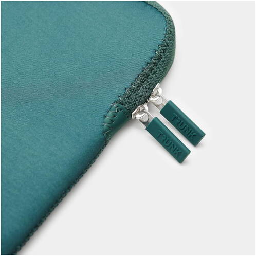 Trunk-Neopren-Sleeve-MB-Air-13-M4-2025-Gruen-03.jpg Trunk-Neopren-Sleeve-MB-Air-13-M4-2025-Gruen-03.jpg