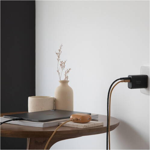 Native-Union-GaN-45-W-USB-A-USB-C-Power-Adapter-Weiss-03.jpg Native-Union-GaN-45-W-USB-A-USB-C-Power-Adapter-Weiss-03.jpg