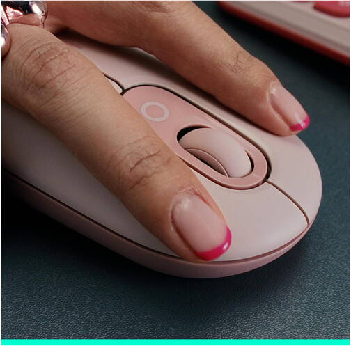 Logitech-Pop-Maus-Schwarz-07.jpg