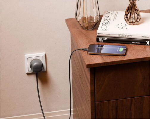 Twelve-South-PowerCord-30-W-USB-C-Power-Adapter-Schwarz-01.jpg