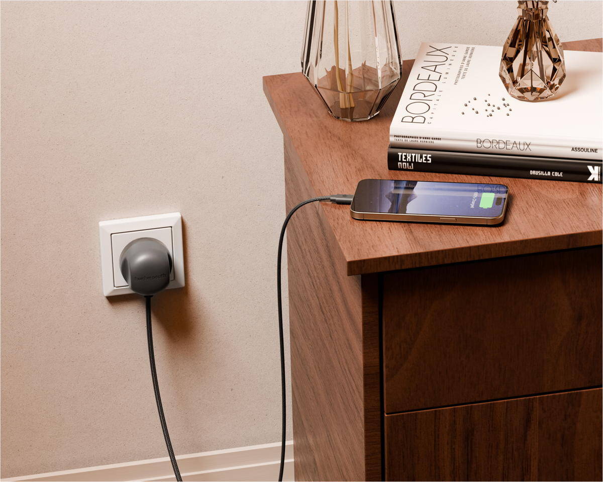 Twelve-South-PowerCord-30-W-USB-C-Power-Adapter-Schwarz-01.jpg