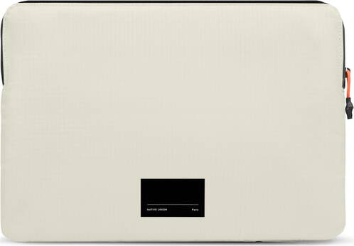 Native-Union-Stow-Ultra-Sleeve-MB-Air-15-M4-2025-Sandstein-02.jpg Native-Union-Stow-Ultra-Sleeve-MB-Air-15-M4-2025-Sandstein-02.jpg