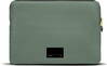 Native-Union-Stow-Ultra-Sleeve-MB-Air-15-M4-2025-Schiefergruen-02.jpg Native-Union-Stow-Ultra-Sleeve-MB-Air-15-M4-2025-Schiefergruen-02.jpg
