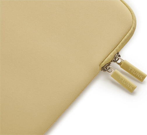 Trunk-Neopren-Sleeve-MB-Air-15-M4-2025-Chardonnay-03.jpg