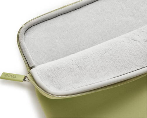 Trunk-Neopren-Sleeve-MB-Air-15-M4-2025-Hellgruen-02.jpg
