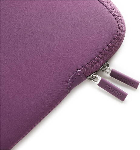 Trunk-Neopren-Sleeve-MB-Air-15-M4-2025-Lila-04.jpg Trunk-Neopren-Sleeve-MB-Air-15-M4-2025-Lila-04.jpg