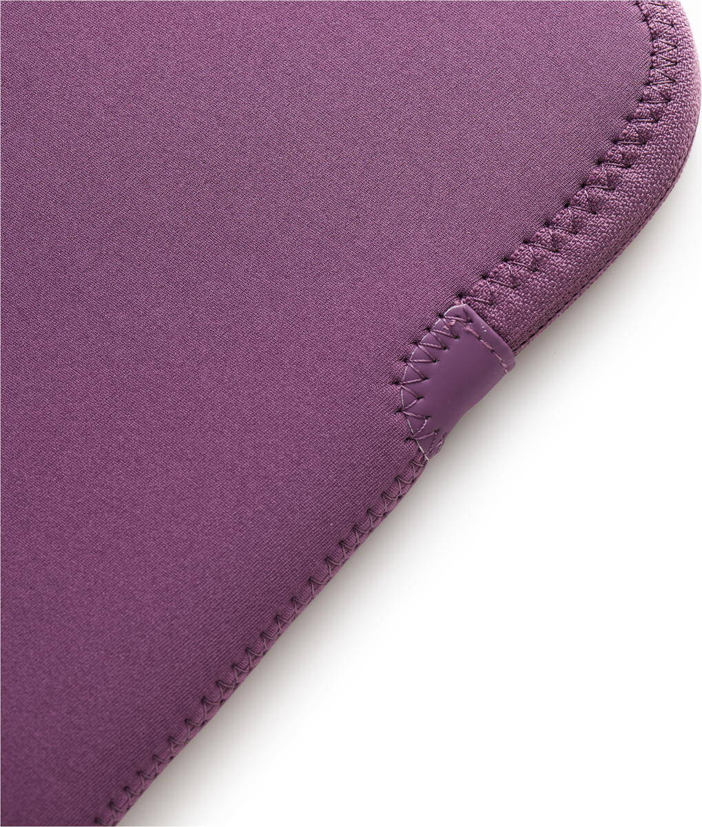 Trunk-Neopren-Sleeve-MB-Air-15-M4-2025-Lila-05.jpg