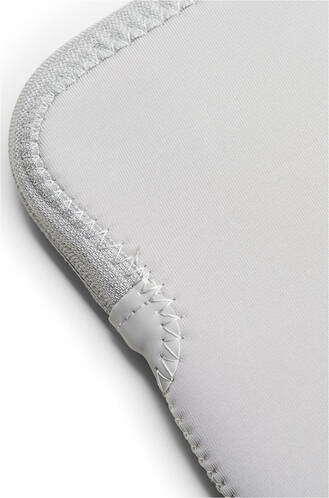 Trunk-Neopren-Sleeve-MB-Air-13-M4-2025-Silber-05.jpg Trunk-Neopren-Sleeve-MB-Air-13-M4-2025-Silber-05.jpg