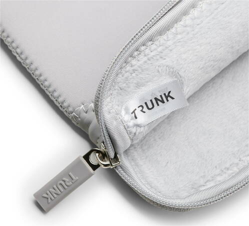 Trunk-Neopren-Sleeve-MB-Air-13-M4-2025-Silber-06.jpg Trunk-Neopren-Sleeve-MB-Air-13-M4-2025-Silber-06.jpg
