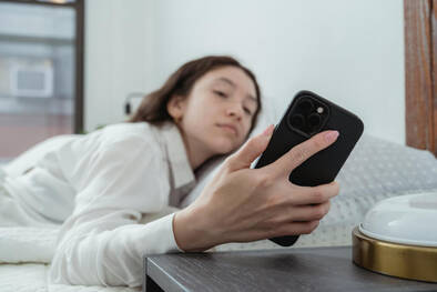 Schlaf tracken mit iPhone (Foto: Miriam Alonso / pexels) Schlafqualität messen mit iPhone