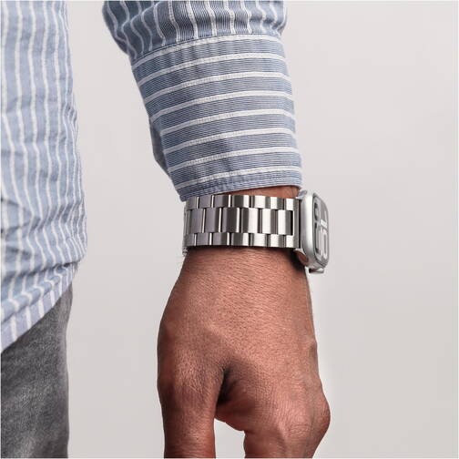 Vonmaehlen-Link-Bracelet-2-fuer-Apple-Watch-44-45-46-49-mm-Silber-04.jpg