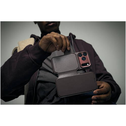 Decoded-Leder-Wallet-2-in-1-mit-MagSafe-iPhone-17-Pro-Braun-05.jpg Decoded-Leder-Wallet-2-in-1-mit-MagSafe-iPhone-17-Pro-Braun-05.jpg