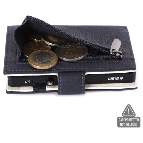 Valenta-Card-Wallet-Leder-MagSafe-Navy-03.jpg Valenta-Card-Wallet-Leder-MagSafe-Navy-03.jpg