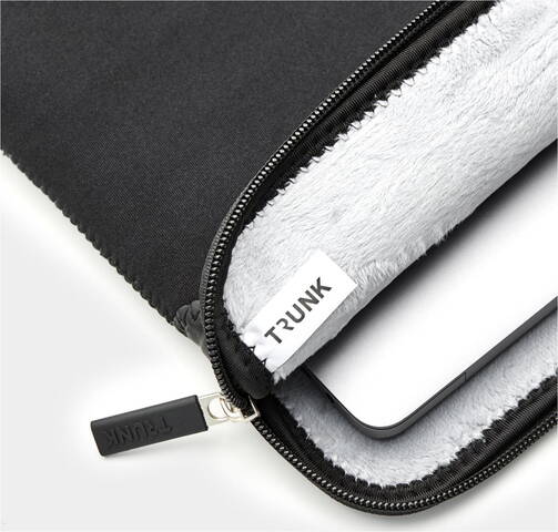 Trunk-Neopren-Sleeve-MB-Pro-14-M5-2025-Schwarz-02.jpg