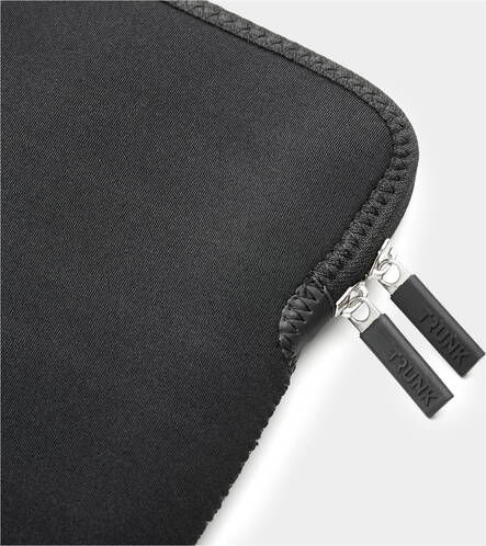 Trunk-Neopren-Sleeve-MB-Pro-14-M5-2025-Schwarz-05.jpg