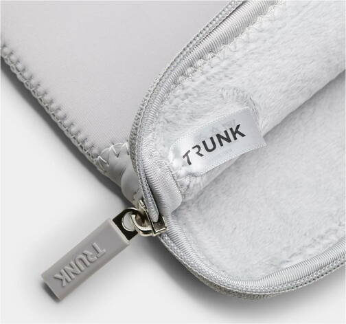 Trunk-Neopren-Sleeve-MB-Pro-14-M5-2025-Silber-06.jpg