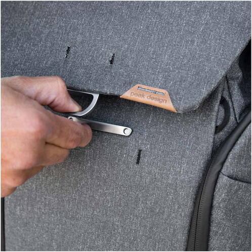 Peak-Design-Everyday-Backpack-20L-v2-Kohlegrau-08.jpg Peak-Design-Everyday-Backpack-20L-v2-Kohlegrau-08.jpg