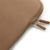 Trunk-Neopren-Sleeve-MB-Pro-14-M5-2025-Taupe-Braungrau-05.jpg