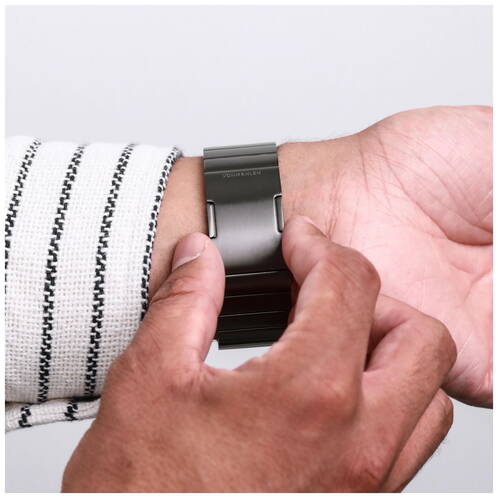 Vonmaehlen-Link-Bracelet-Pro-2-Edelstahl-fuer-Apple-Watch-44-45-46-49-mm-Gran-05.jpg Vonmaehlen-Link-Bracelet-Pro-2-Edelstahl-fuer-Apple-Watch-44-45-46-49-mm-Gran-05.jpg