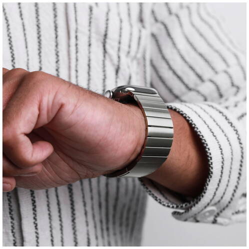 Vonmaehlen-Link-Bracelet-Pro-2-Edelstahl-fuer-Apple-Watch-44-45-46-49-mm-Wues-04.jpg