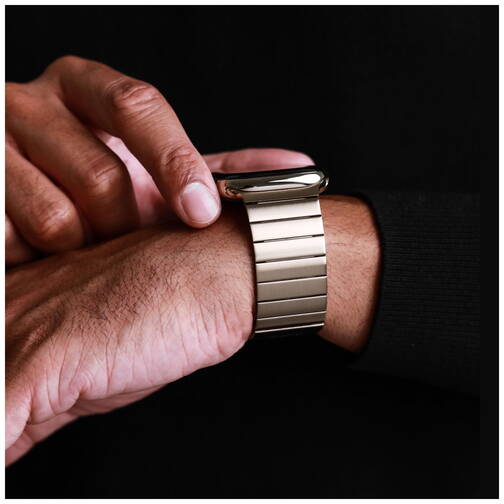 Vonmaehlen-Link-Bracelet-Pro-2-Edelstahl-fuer-Apple-Watch-44-45-46-49-mm-Suns-04.jpg Vonmaehlen-Link-Bracelet-Pro-2-Edelstahl-fuer-Apple-Watch-44-45-46-49-mm-Suns-04.jpg